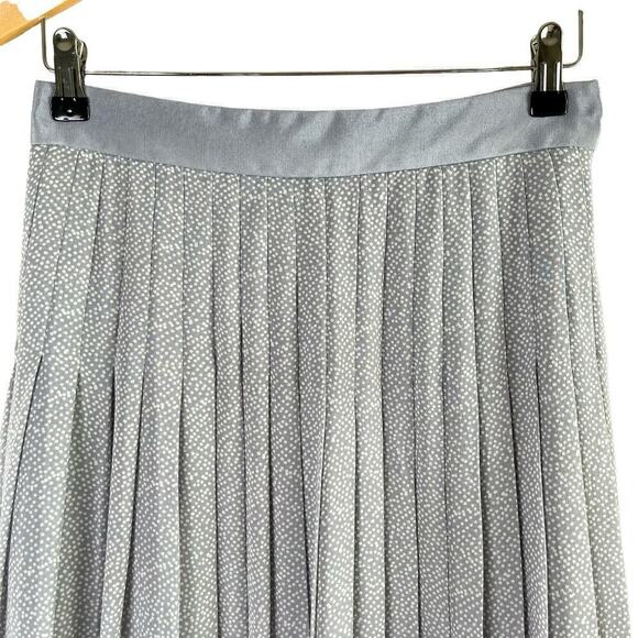 Club Monaco Silk Pleated‎ Polka Dot Midi Skirt in Gray and White, Size 2 - Picture 2 of 10